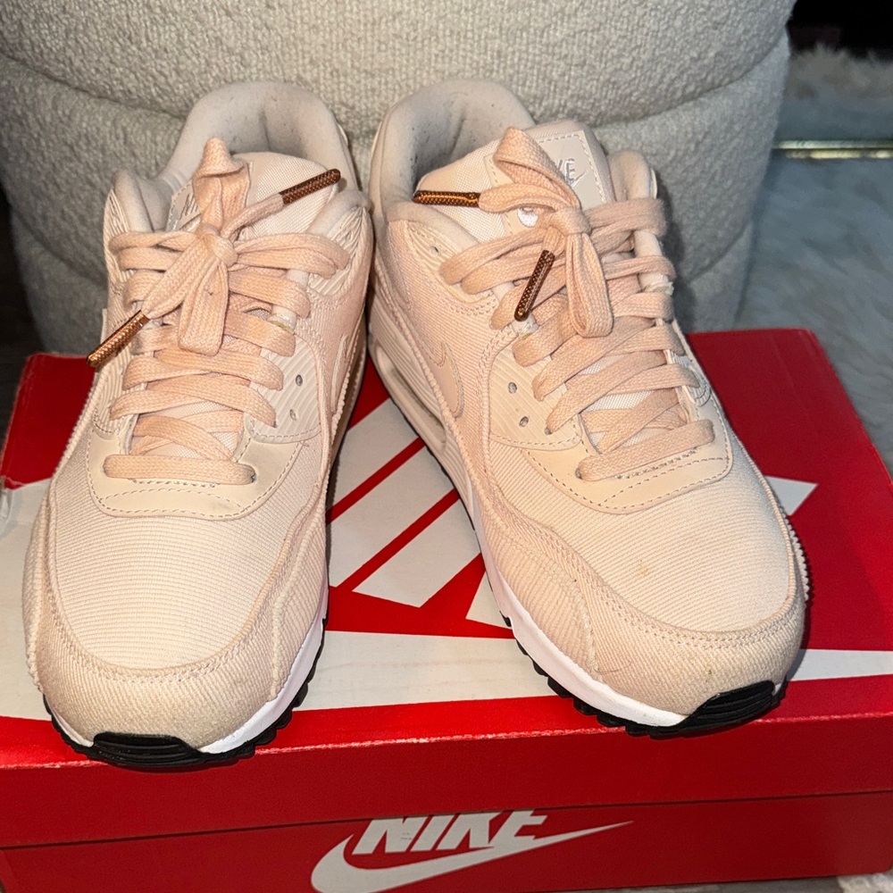 Nike Light Beige Sneakers